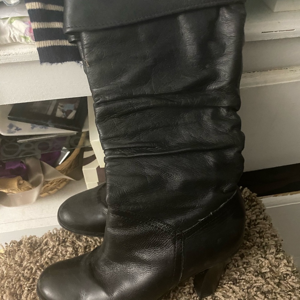 Black boots size 7
